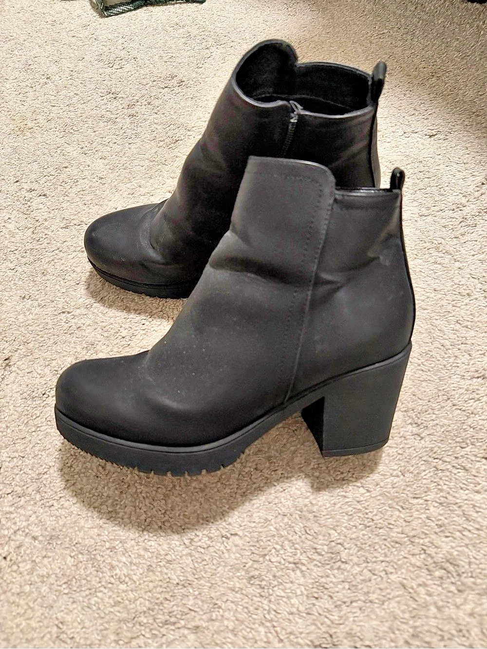 DREAMPAIRS Black Heeled Ankle Boots US 9